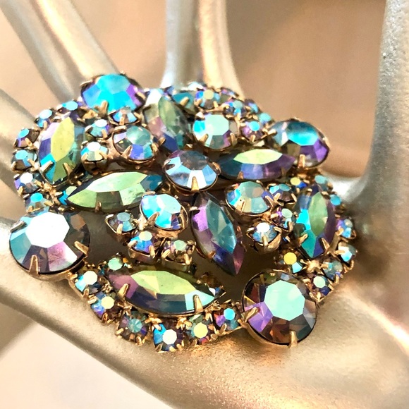 Vintage aurora borealis rhinestone Crystal brooch  💎 - Picture 5 of 15